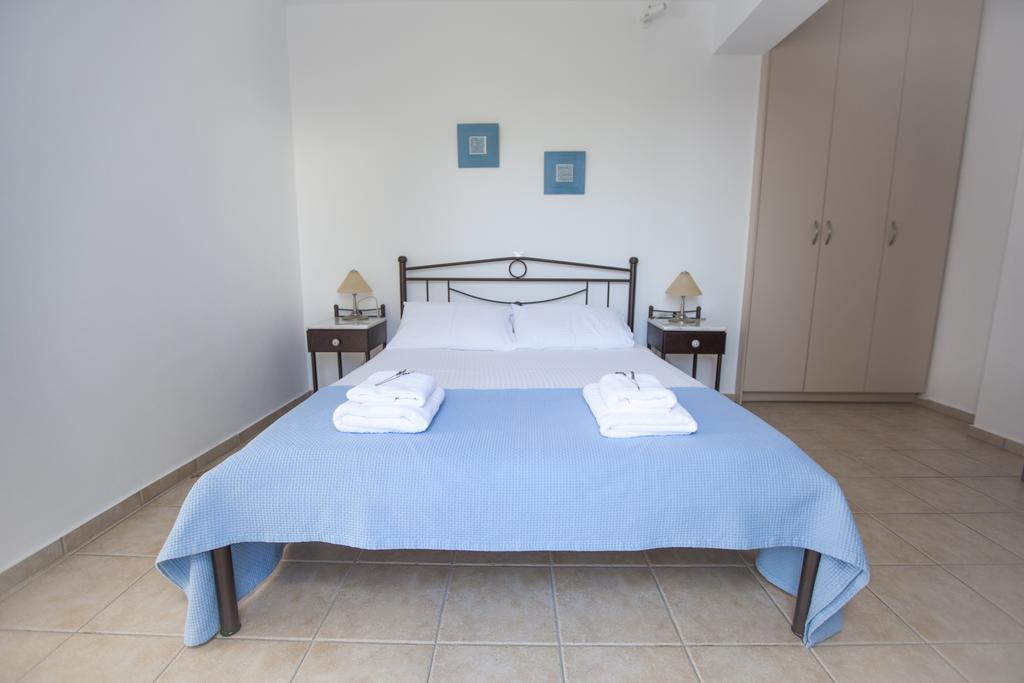 Astarti Apartments Livadi  Oda fotoğraf