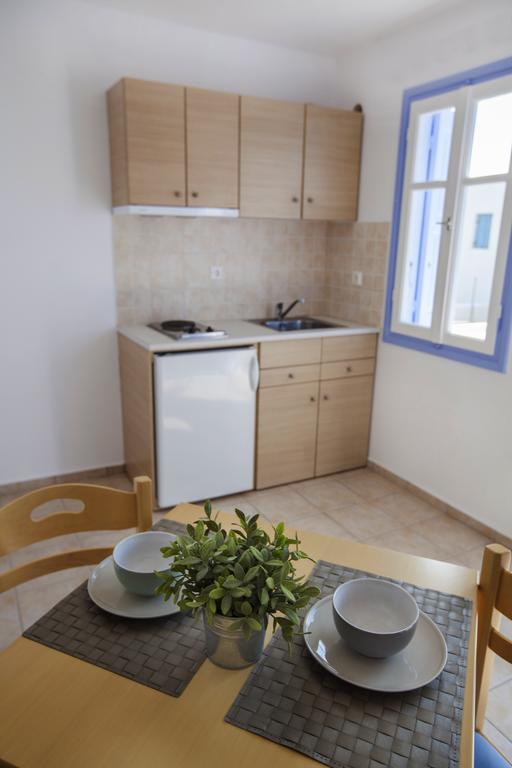 Astarti Apartments Livadi  Oda fotoğraf